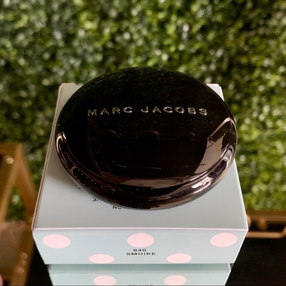 Marc Jacobs SMOKE Runway OMega Eyeshadow | NEW | Smo!ke O!Mega #640 | Price FIRM - Picture 10 of 15